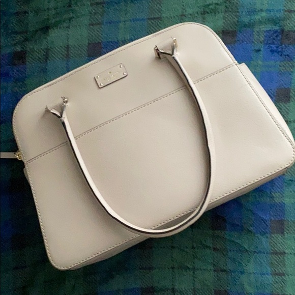kate spade Handbags - *PRICE DROP* Kate Spade Beige Satchel